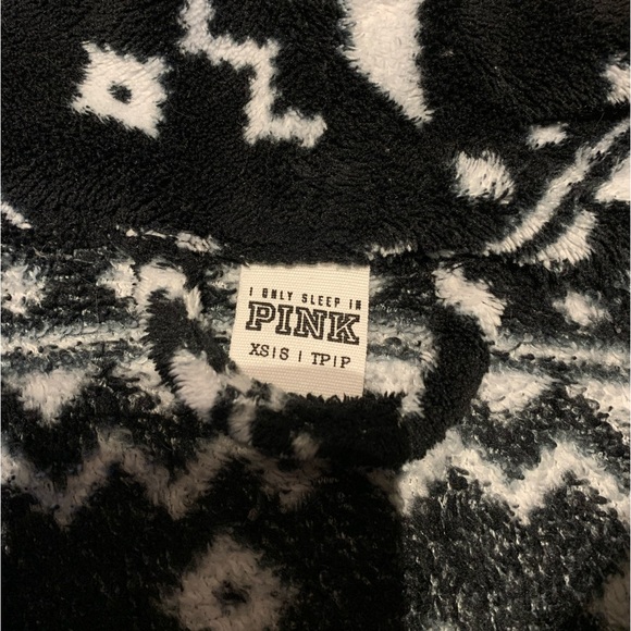 Pink Victoria’s Secret robe - Picture 2 of 2